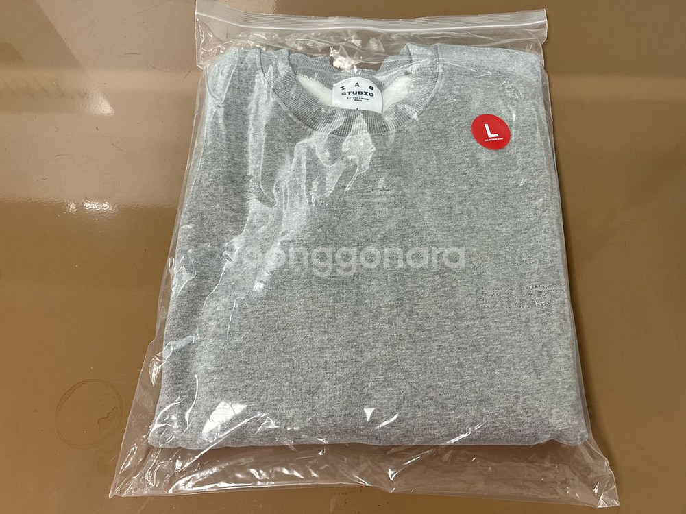 L 아이앱 스튜디오 엠보스드 스웨트셔츠 맨투맨 셔츠 미개봉 미시착 새상품--2
