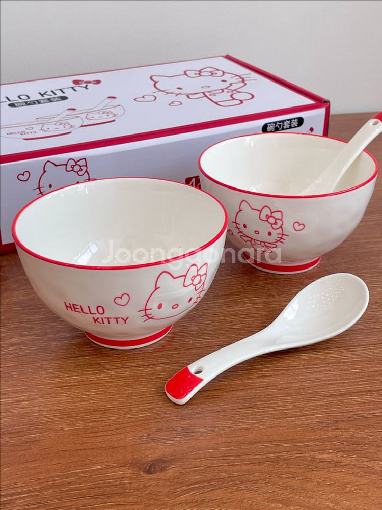 헬로키티 정품 밥그릇2개 +숟가락2개 선물 세트 새상품--1
