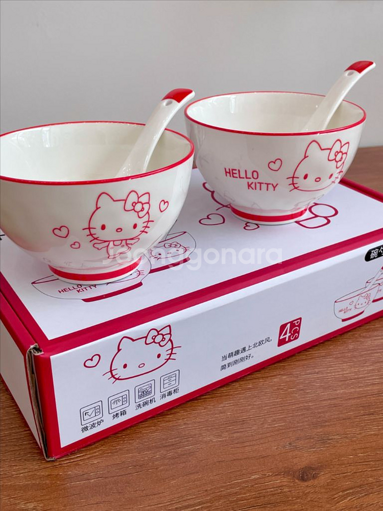 헬로키티 정품 밥그릇2개 +숟가락2개 선물 세트 새상품--0