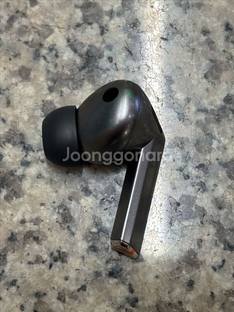 버즈3프로 오른쪽 상태굳굳 완전급처!!--0