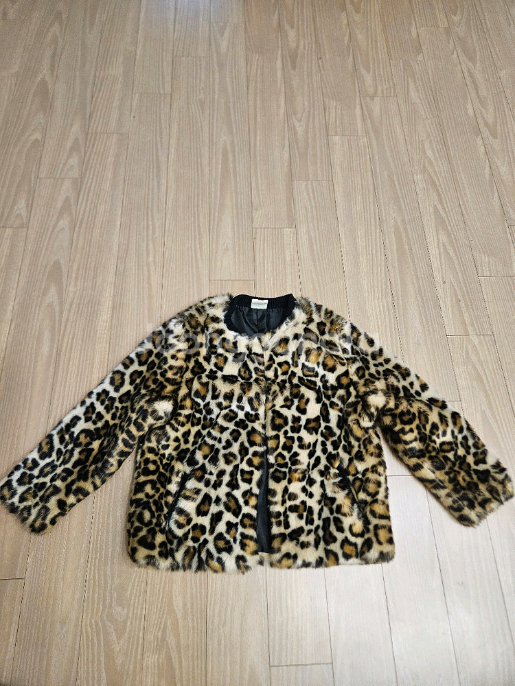 ZARA Kids 레오파드 퍼 자켓 122--0