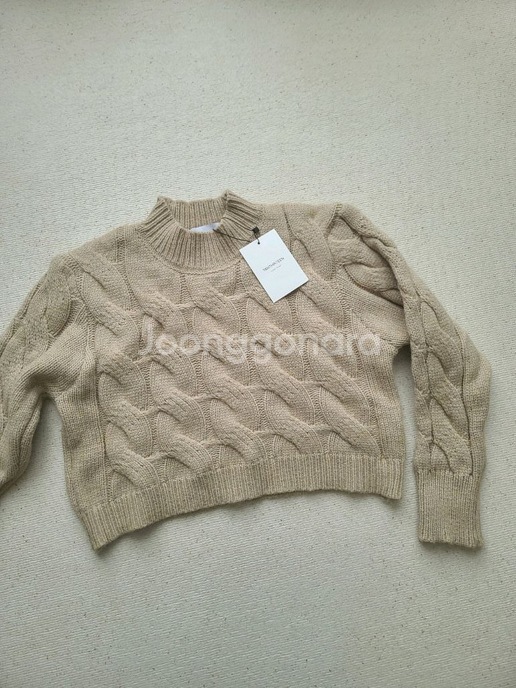 새상품) 얀13 베이지 긴팔 크롭니트 스웨터 가을겨울--4