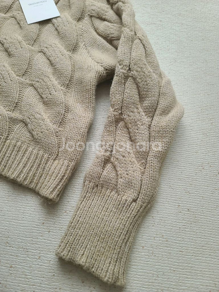 새상품) 얀13 베이지 긴팔 크롭니트 스웨터 가을겨울--5