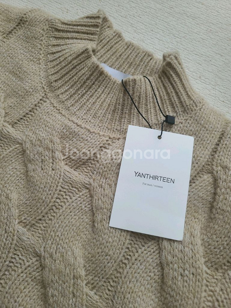 새상품) 얀13 베이지 긴팔 크롭니트 스웨터 가을겨울--9