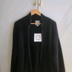 우영미 25FW 블랙 헤어리 집업 스웨터 [48]