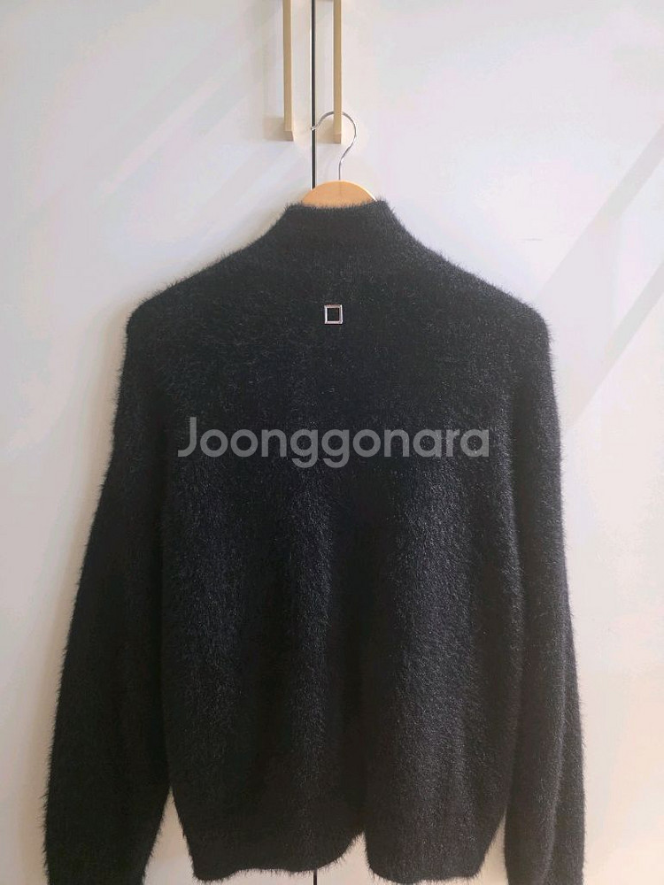 우영미 25FW 블랙 헤어리 집업 스웨터 [48]--1