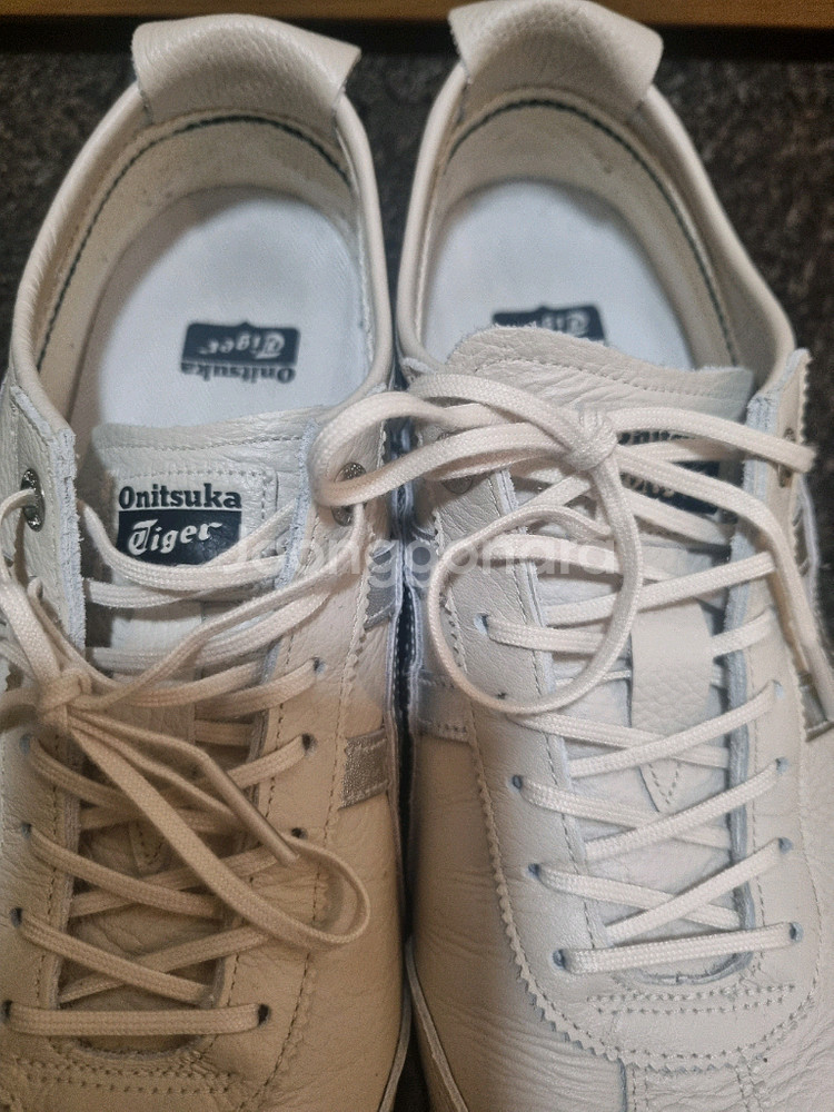오니츠카타이거 멕시코 66 SD 버치실버 240.--1