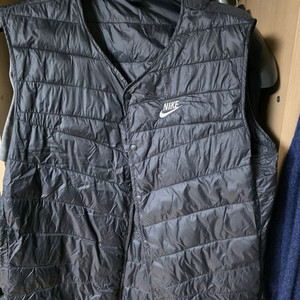 나이키 경량패딩조끼