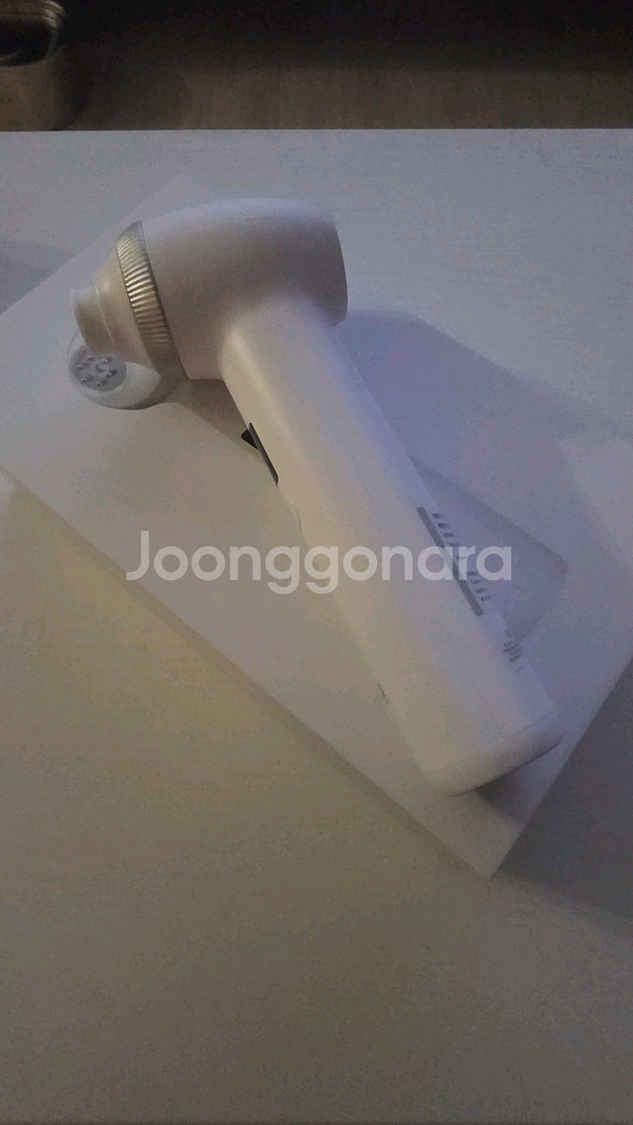 메디큐브 에이지알 울트라튠 팝니다--1