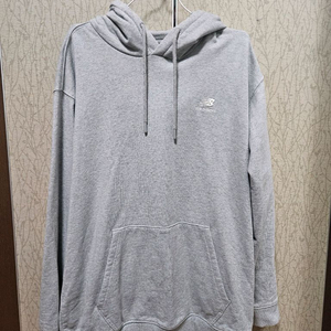 뉴발란스 에센셜 스몰로고 후드티