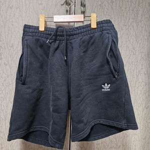 아디다스 에센셜 숏팬츠 L사이즈
