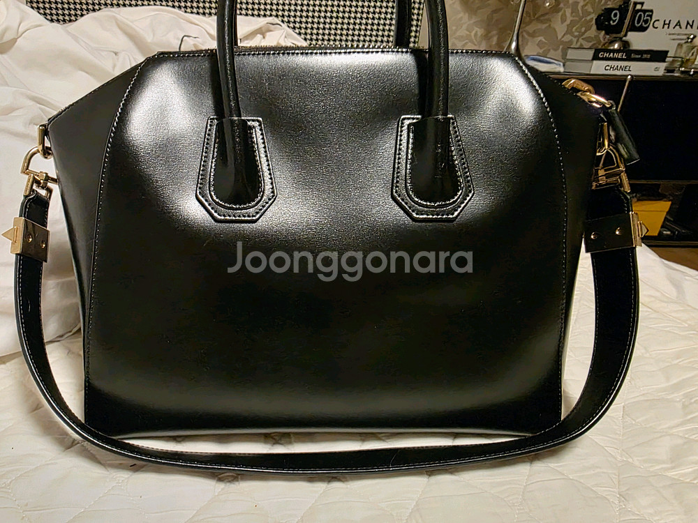 지방시 안티고나 미듐--3