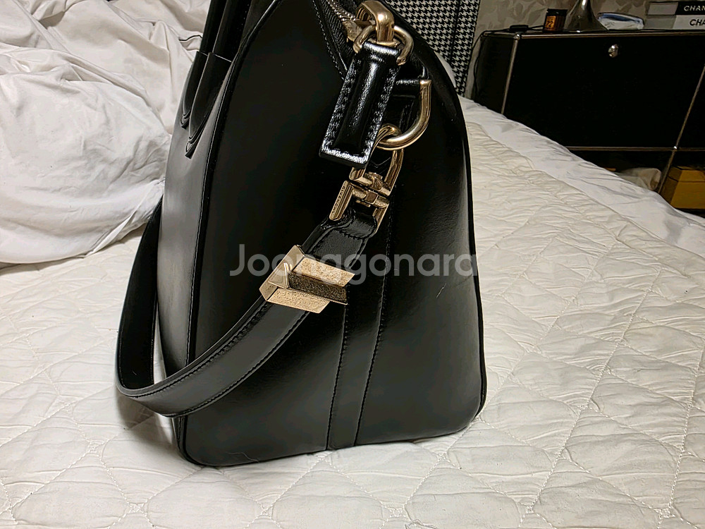 지방시 안티고나 미듐--4