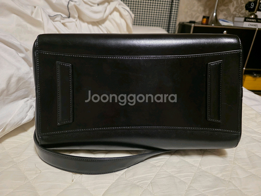 지방시 안티고나 미듐--2