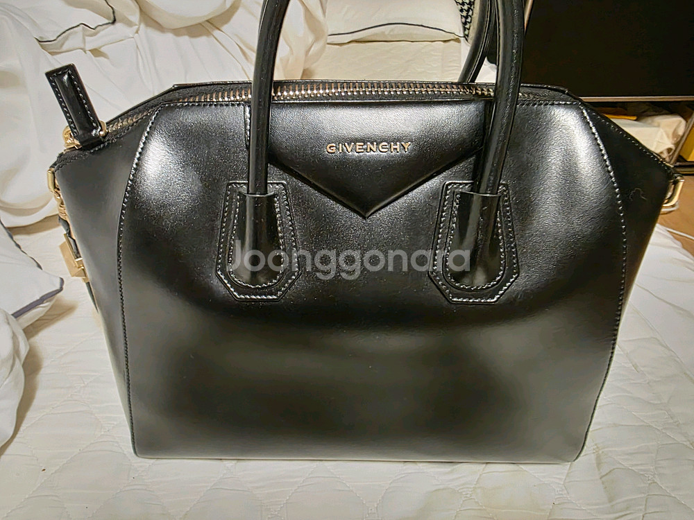 지방시 안티고나 미듐--1