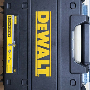 디월트 DCD709P2 무선드릴 세트