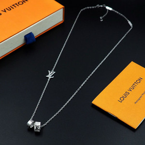 루이비통 모노그램 팬던트 목걸이