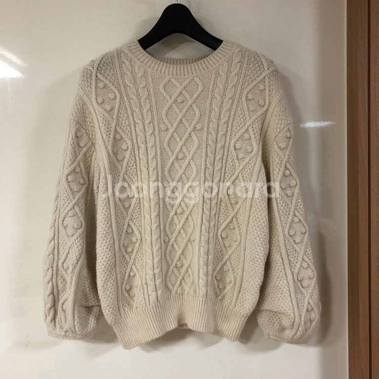 한섬 타임 앙고라 폼폼 니트 스웨터 올드머니룩 출근룩--0