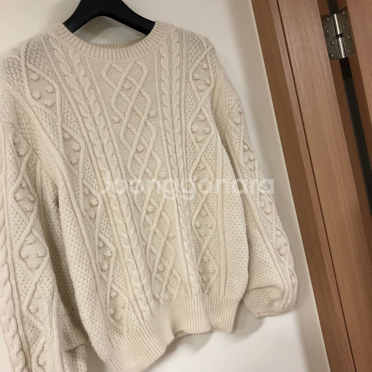 한섬 타임 앙고라 폼폼 니트 스웨터 올드머니룩 출근룩--3