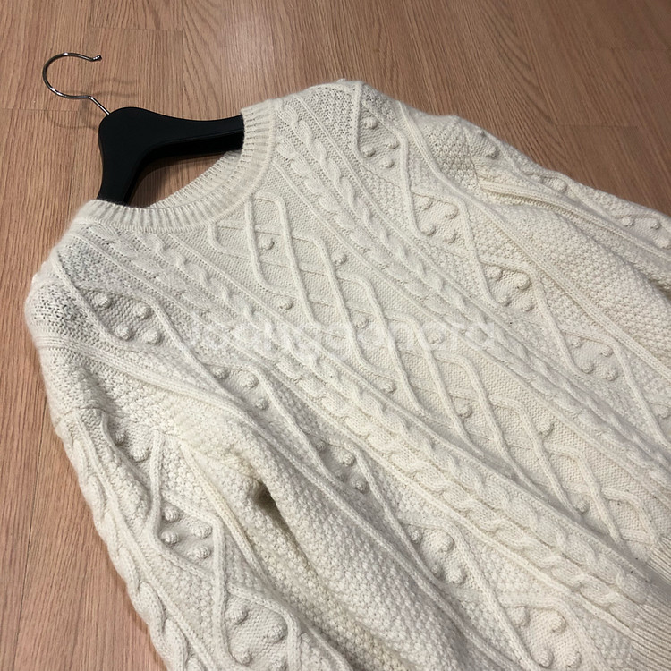 한섬 타임 앙고라 폼폼 니트 스웨터 올드머니룩 출근룩--2