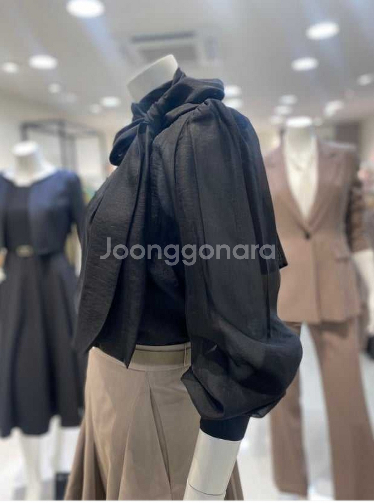 지고트 리본 블라우스--3