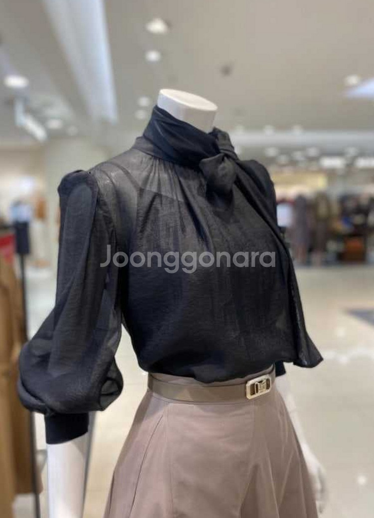 지고트 리본 블라우스--5