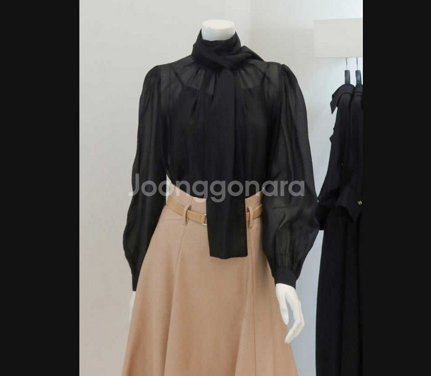 지고트 리본 블라우스--9