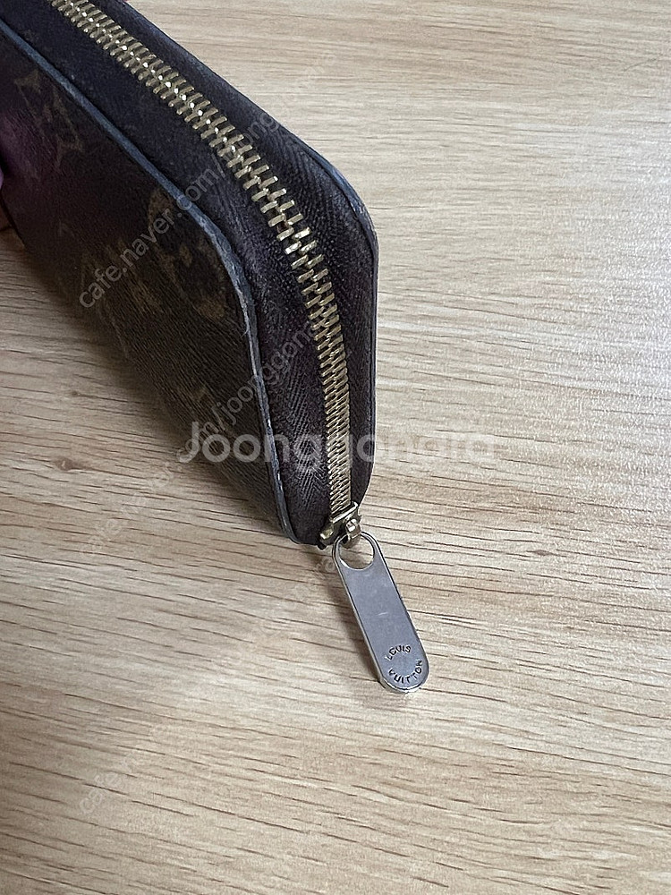 루이비통 지퍼돌이 반지갑--1