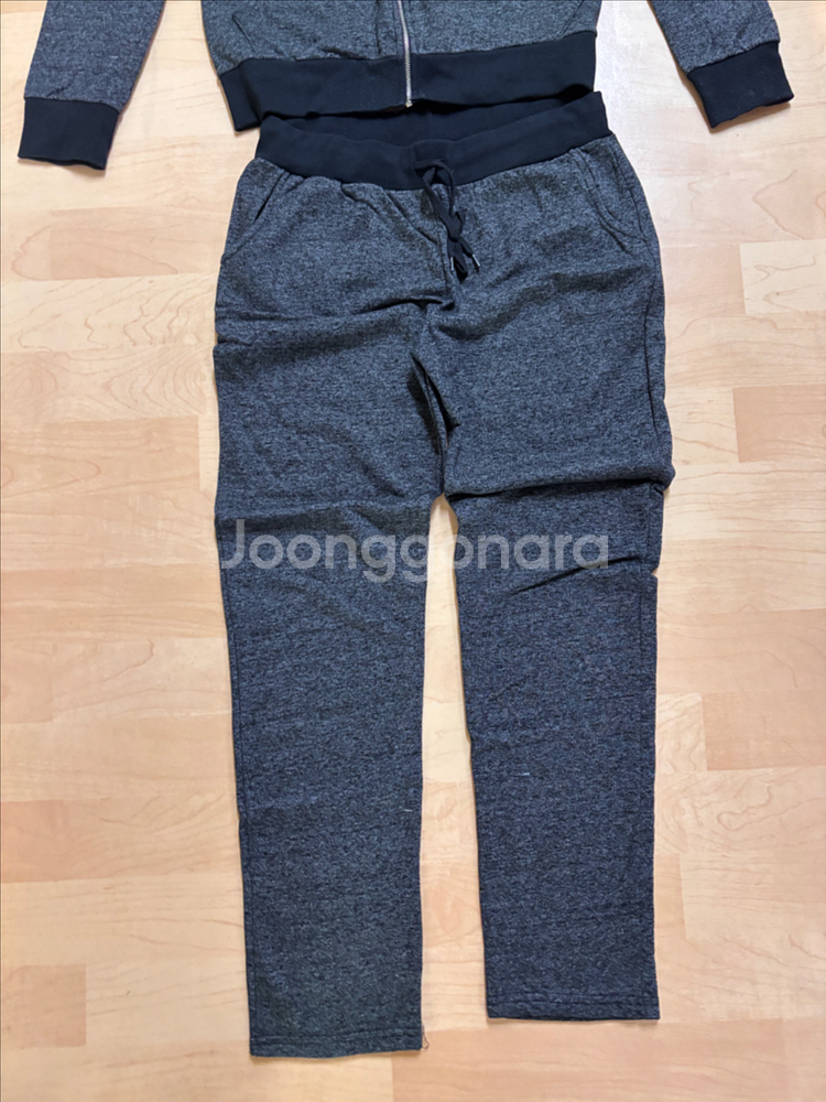 진한 그레이색 츄리닝 상하의 세트--2