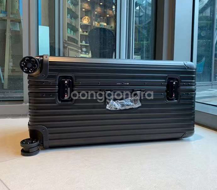[RIMOWA] 리모와 캐리어 Original 토파즈 Trunk 트렁크 사이즈 31인치 캐리어 판매합니다.--2