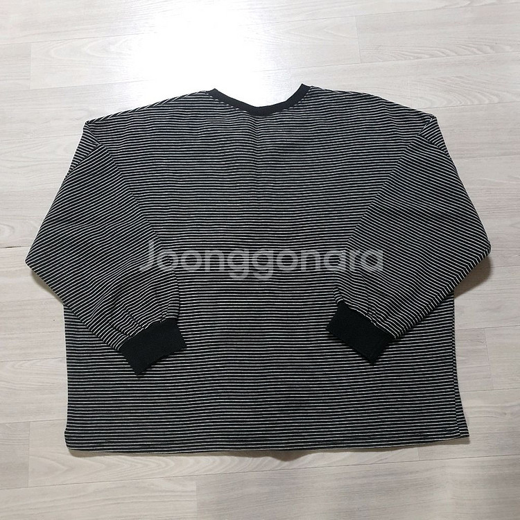 스트라이프 맨투맨 티셔츠 긴팔 라운드넥 벌룬소매 지그재그 데일리룩--2