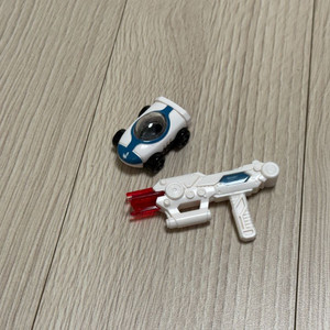 또봇 애슬론 장고 마인드코어, 무기