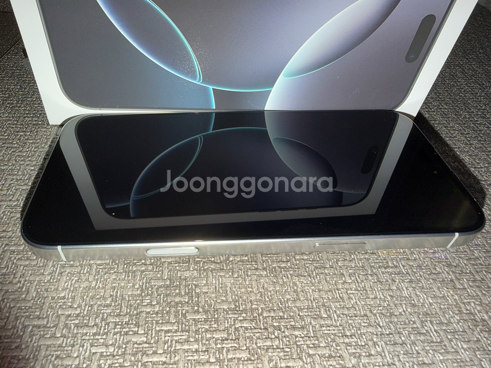 아이폰 16 프로맥스 화이트 512G 초S급 팝니다--6