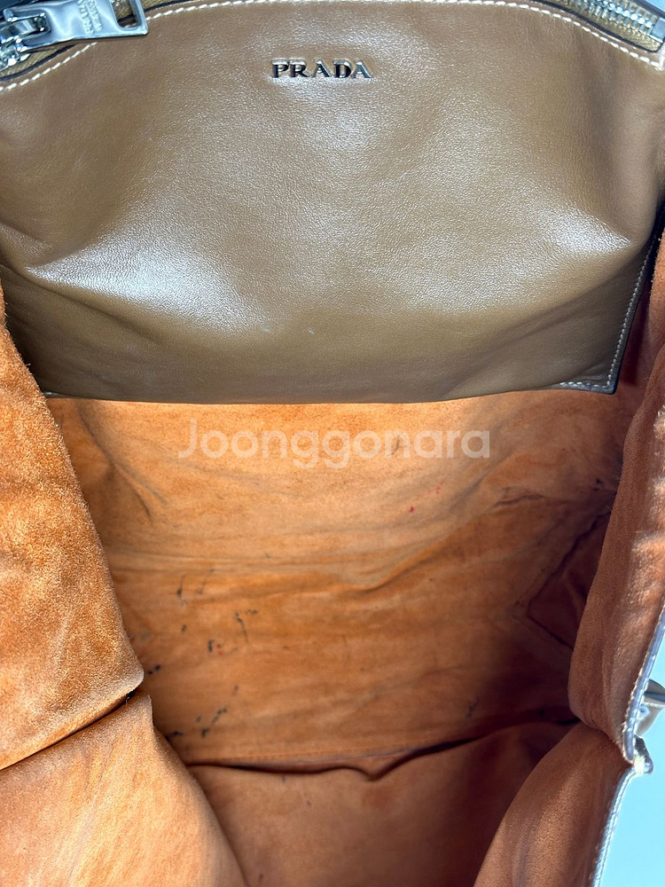 프라다 소프트 카프 레더 토트백--7