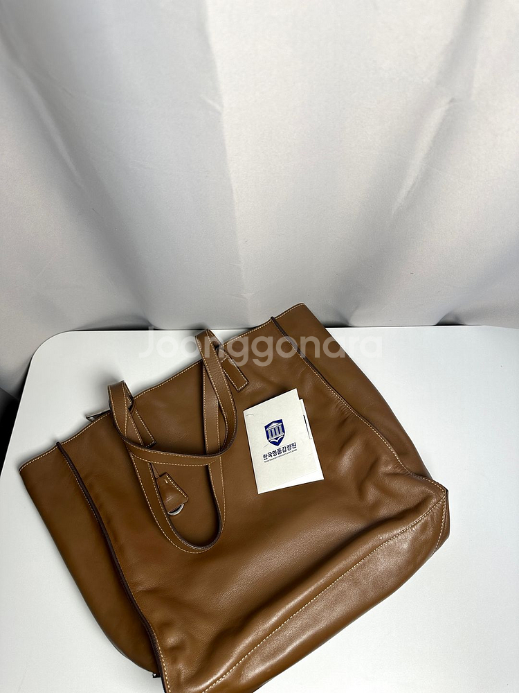 프라다 소프트 카프 레더 토트백--8