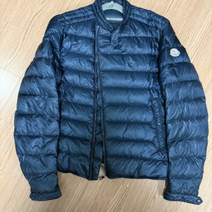 몽클레어 경량패딩 2사이즈 팝니다