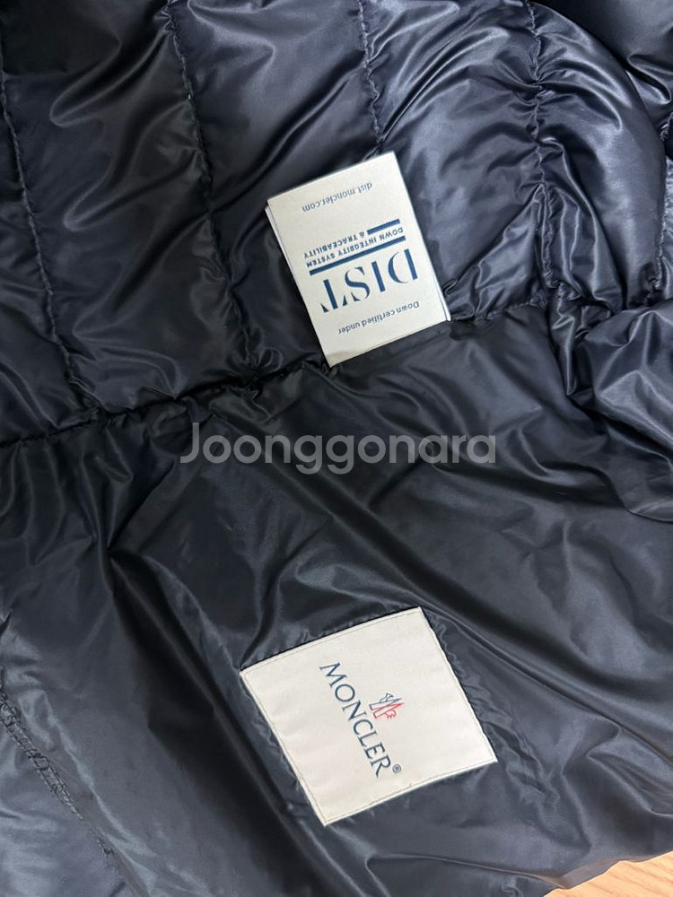 몽클레어 경량패딩 2사이즈 팝니다--3