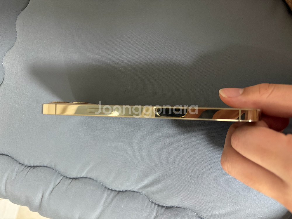 아이폰12 프로 골드--5