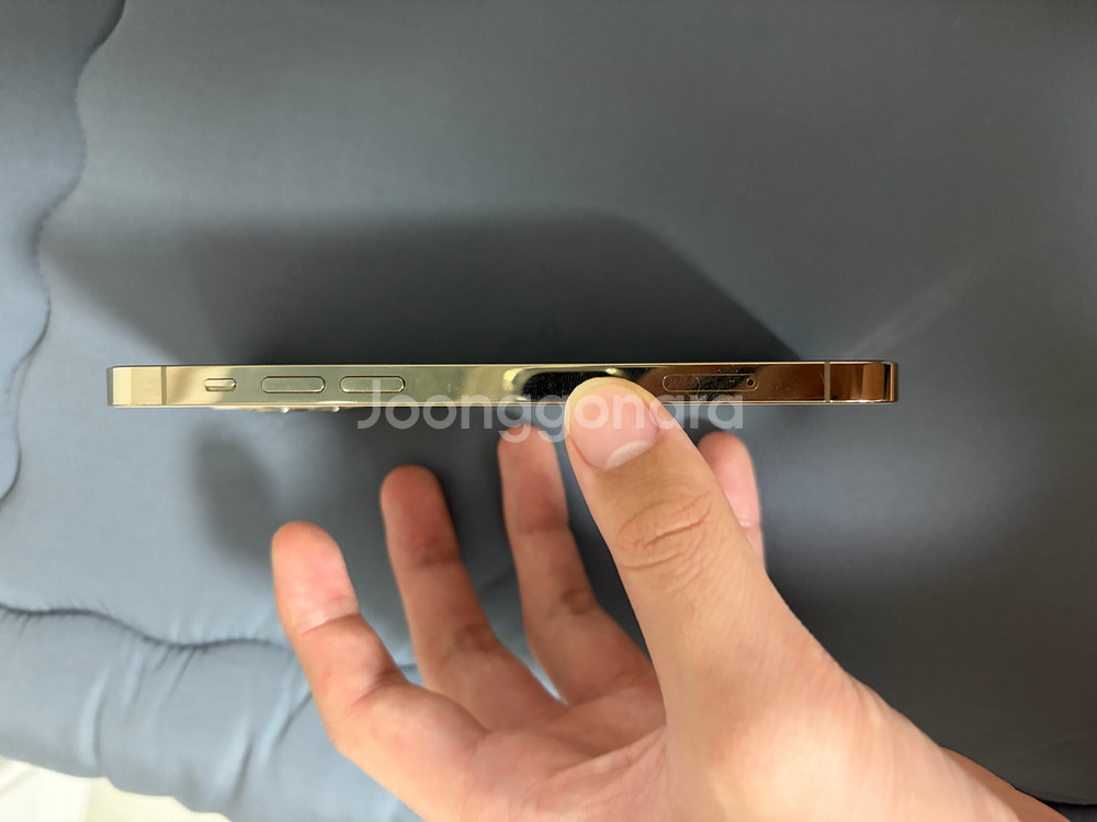 아이폰12 프로 골드--4