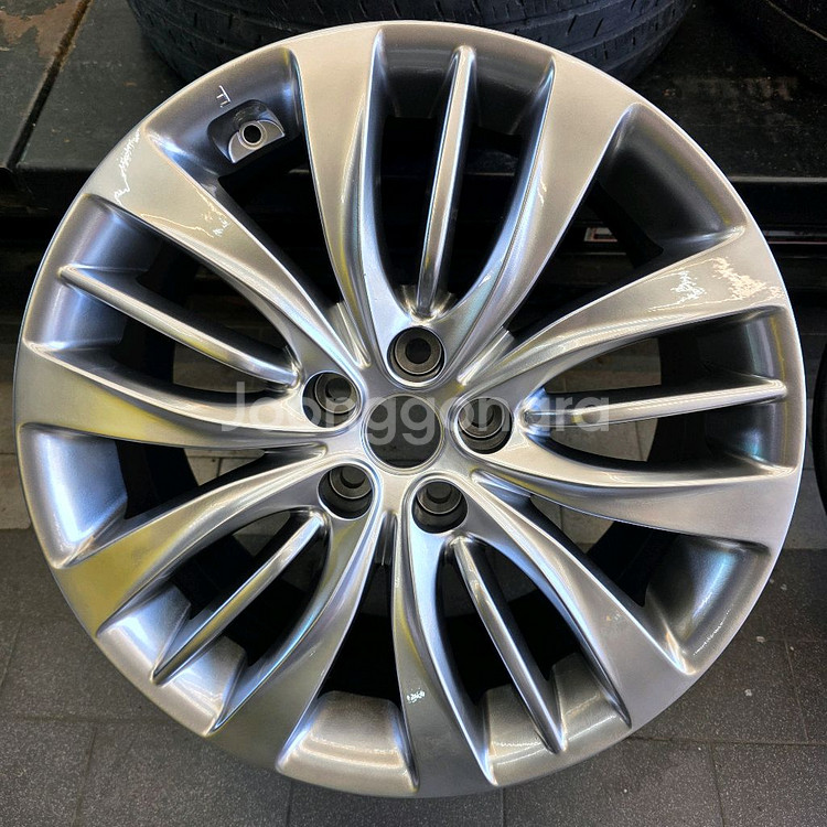 제네시스 G80 DH 19인치 정품 휠 세트 팔아요--1