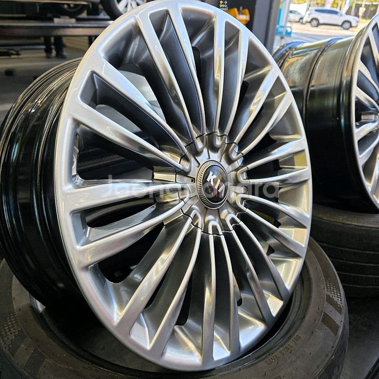 더 K9 19인치 정품 휠 세트 팔아요--5