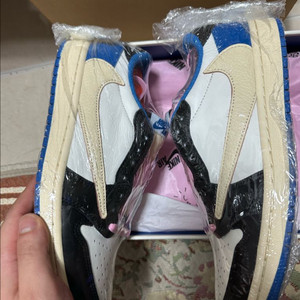 나이키 에어조던1 스캇 프라그먼트 255 이미지