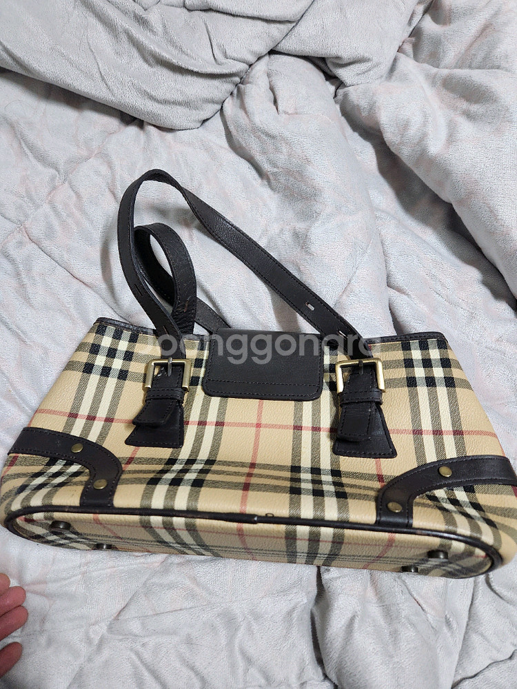 버버리 체크 패턴 핸드백--2