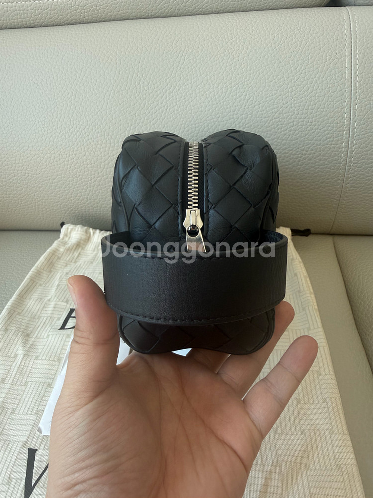 보테가베네타 인트레치아토 트레블 파우치 팝니다--4