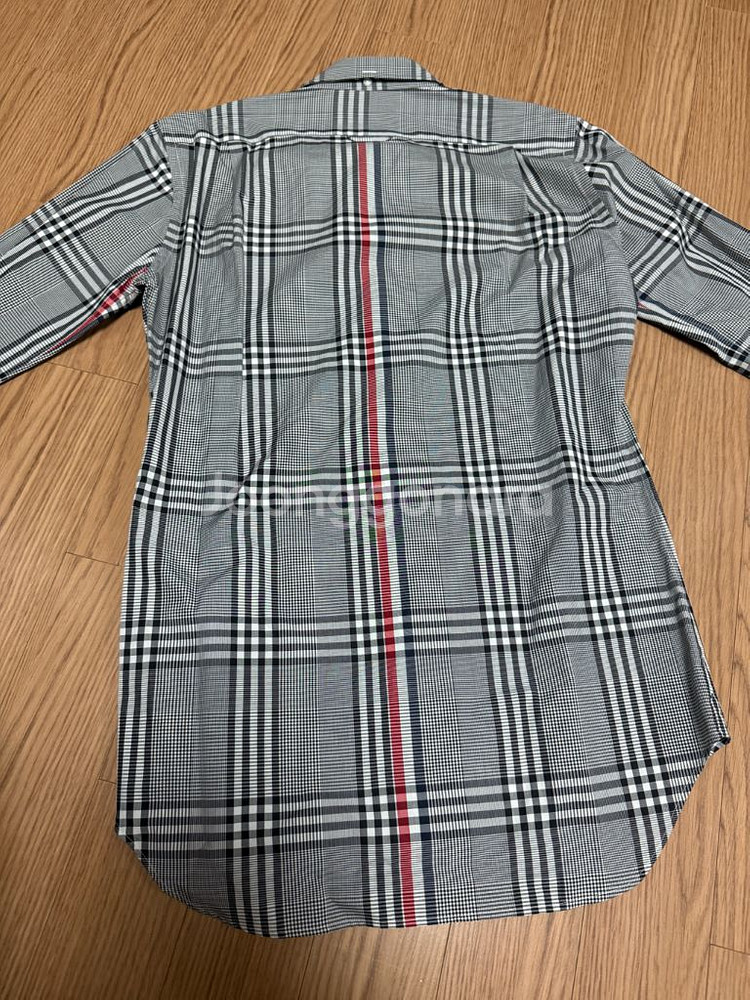 톰브라운 클래식 포플린 셔츠 새상품급 팝니다.--1