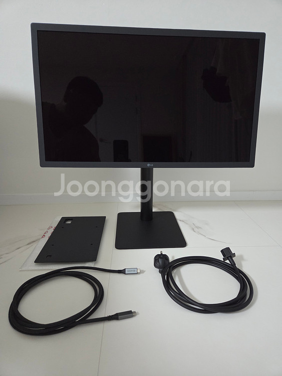 LG모니터 24MD4KL 팝니다.--0