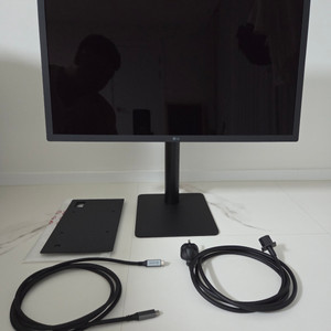 LG모니터 24MD4KL 팝니다.