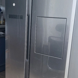 삼성 양문형 냉장고 RS82M6000S8