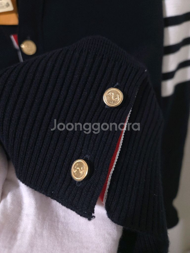 [새상품급,3] 톰브라운 밀라노스티치 금장 가디건--6