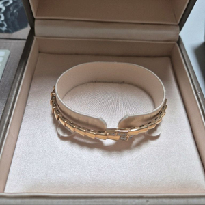 세르펜티 베젤다이아 팔찌 정품팝니다.